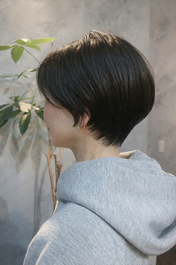 一大人ショートは“横顔”で決まる一